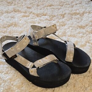 Teva Women's Floral platform Sandals - Black, gray and White size 7